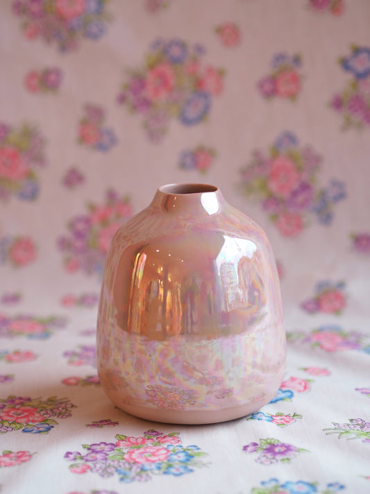 NASHI vase by Laura Itkonen