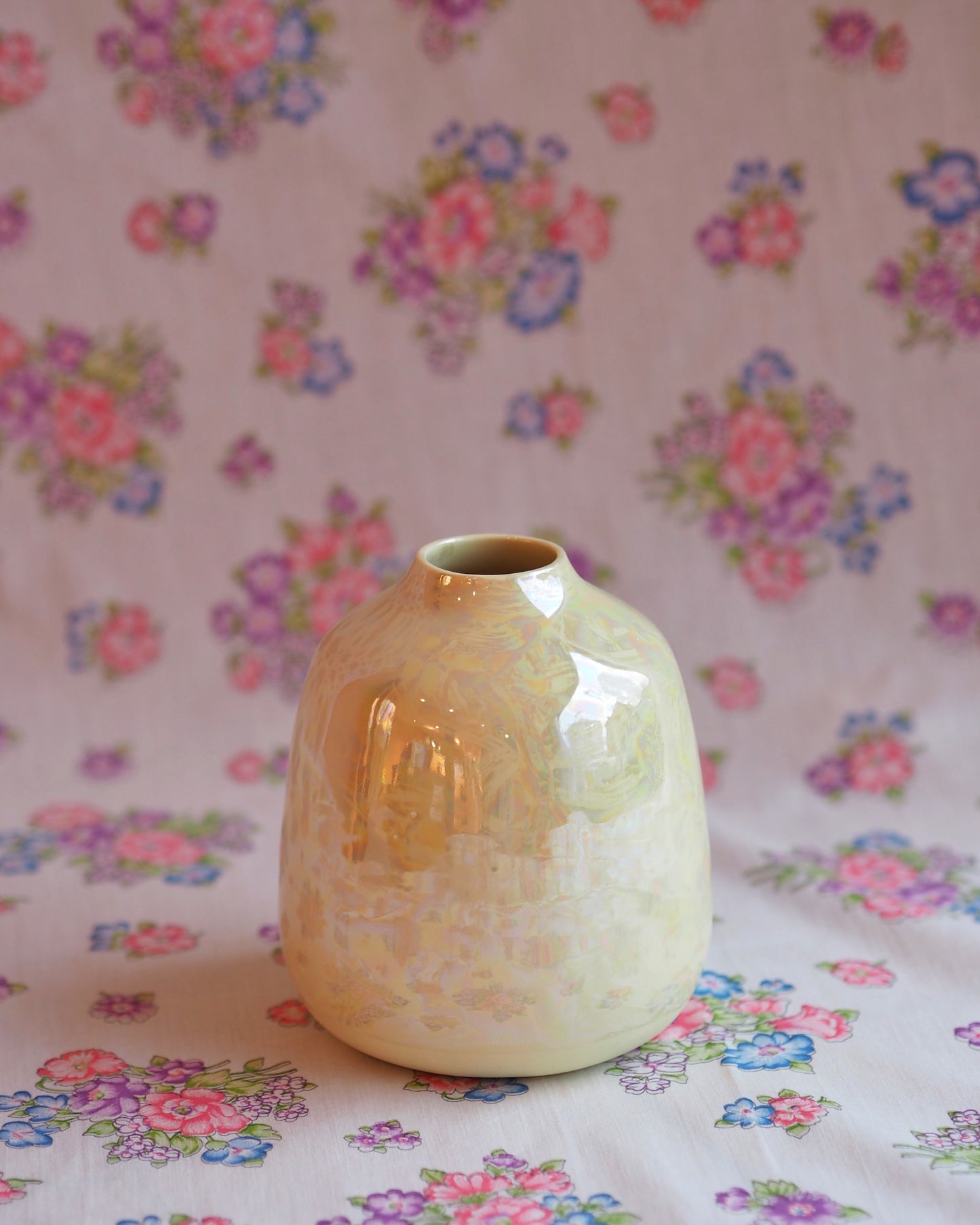 NASHI vase by Laura Itkonen